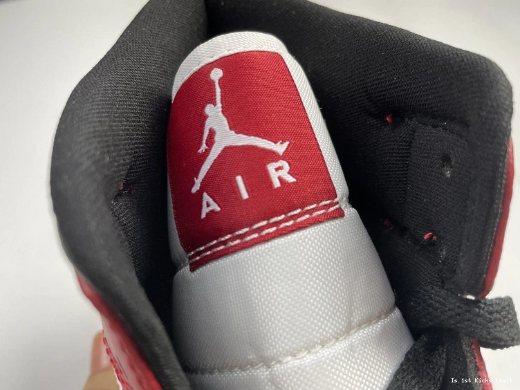  554724-173 AIR 1 MID   JORDAN 1104